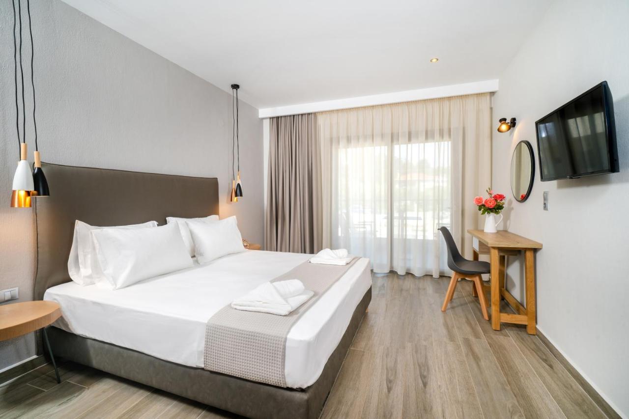 Aquamarine Luxury Rooms Thassos ภายนอก รูปภาพ
