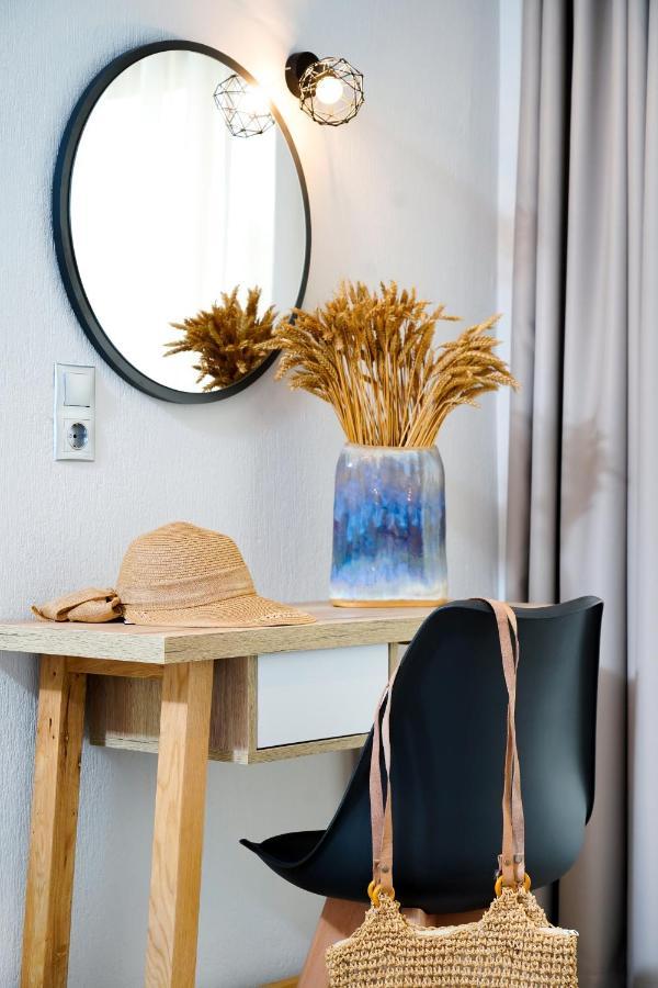Aquamarine Luxury Rooms Thassos ภายนอก รูปภาพ