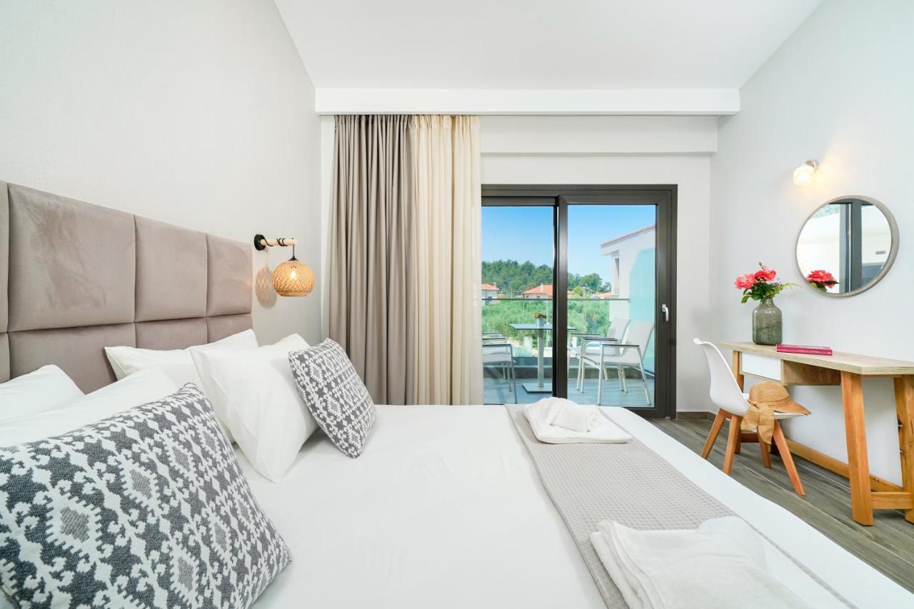 Aquamarine Luxury Rooms Thassos ภายนอก รูปภาพ