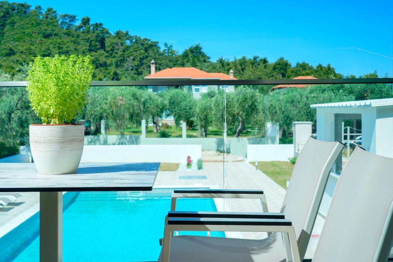 Aquamarine Luxury Rooms Thassos ภายนอก รูปภาพ