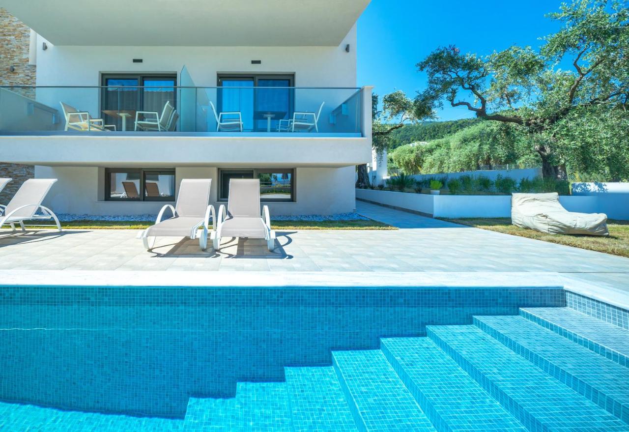 Aquamarine Luxury Rooms Thassos ภายนอก รูปภาพ